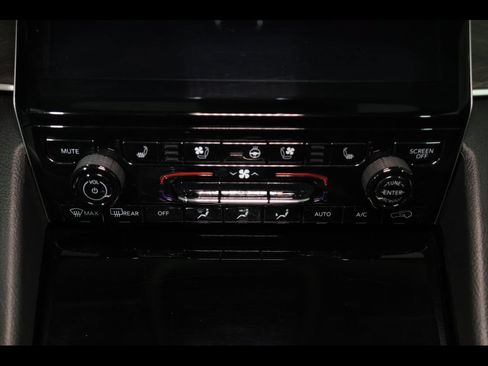 Used 2023 Jeep Grand Cherokee L Limited w/ Luxury Tech Group II AWD/4WD image 29