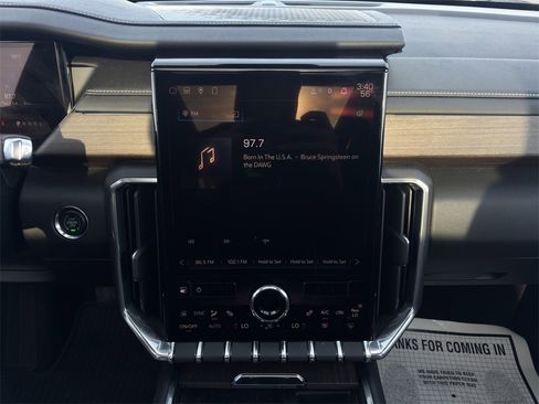 Used 2024 GMC Acadia Denali image 15