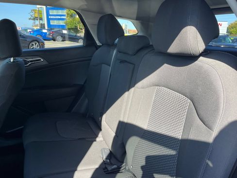 Used 2025 Kia Sportage LX FWD image 25