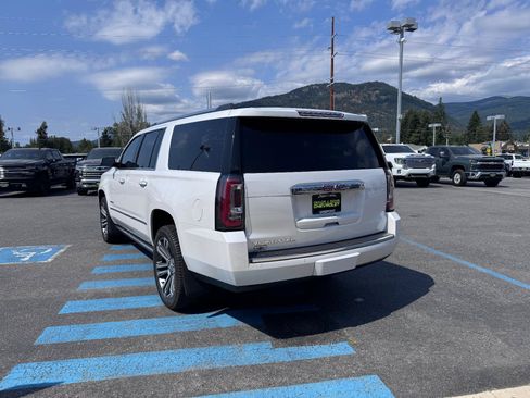 Used 2019 GMC Yukon XL Denali w/ Denali Ultimate Package AWD/4WD image 5