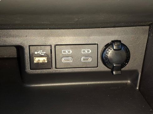 Used 2024 Toyota Highlander XLE image 22