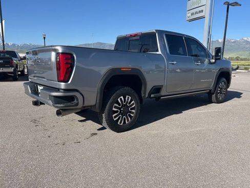 Used 2024 GMC Sierra 3500 Denali Ultimate AWD/4WD image 3