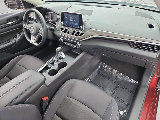 Used 2025 Nissan Altima 2.5 SV FWD image 25