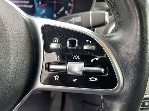 Used 2022 Mercedes-Benz GLC 300 4MATIC w/ Premium Package Lite image 16