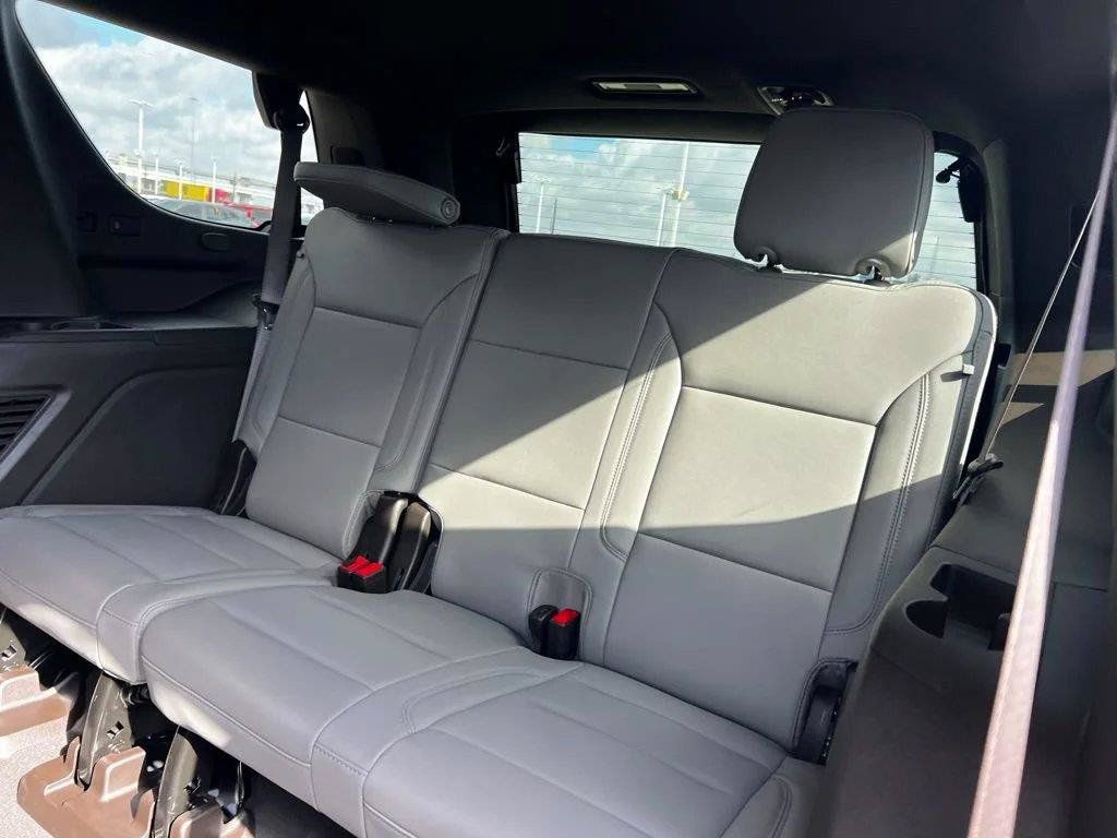 Used 2026 Chevrolet Tahoe LT w/ Comfort Package RWD image 30