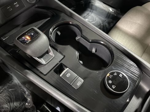 Used 2024 Nissan Rogue SV image 24