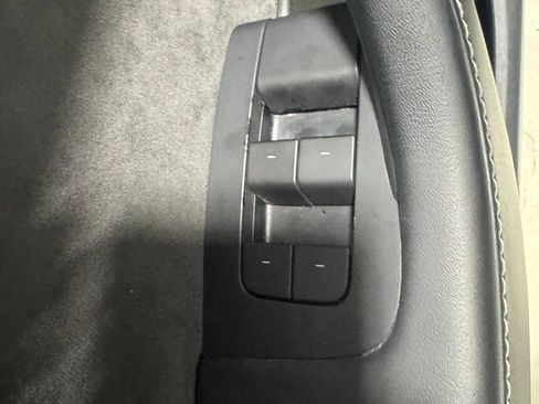 Used 2022 Tesla Model Y Performance AWD/4WD image 13