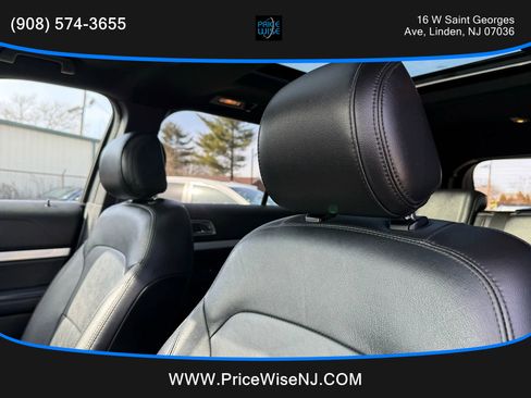 Used 2017 Ford Explorer XLT w/ Equipment Group 202A image 10