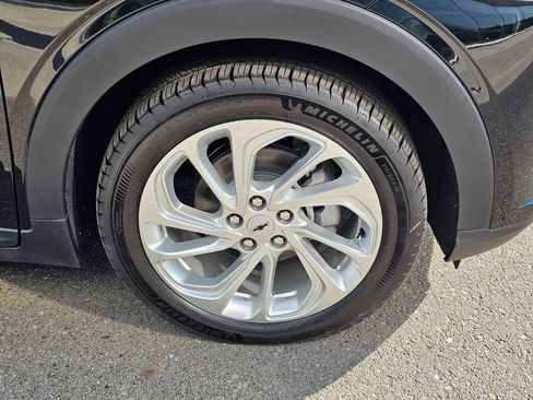 New 2027 Chevrolet Bolt LT image 9