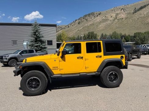 Used 2015 Jeep Wrangler Unlimited Sport w/ Quick Order Package 24S AWD/4WD image 16
