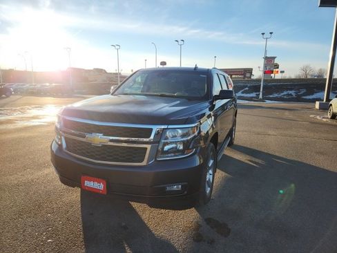 Used 2018 Chevrolet Suburban LT w/ Luxury Package image 3