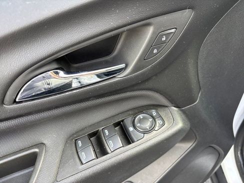 Used 2023 Chevrolet Equinox RS AWD/4WD image 11