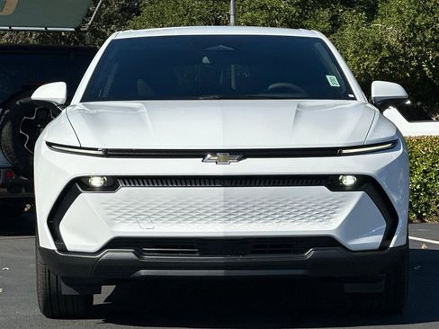 New 2026 Chevrolet Equinox EV LT image 8