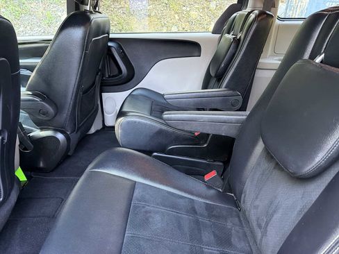 Used 2018 Dodge Grand Caravan SXT FWD image 21