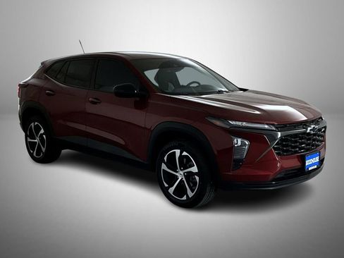 Certified 2024 Chevrolet Trax RS w/ Driver Confidence Package image 3