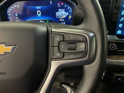 Used 2025 Chevrolet Silverado 2500 LT w/ Convenience Package AWD/4WD image 13