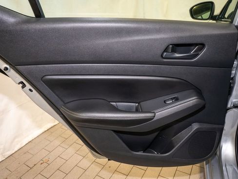 Used 2024 Nissan Altima 2.5 SV image 9