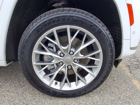 Certified 2023 Jeep Grand Cherokee L Summit AWD/4WD image 33
