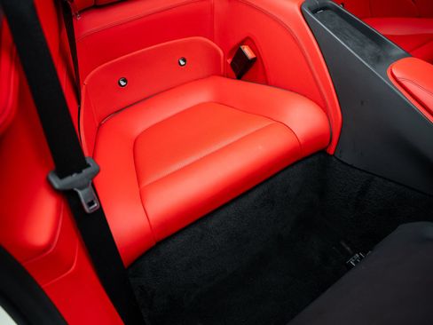 Used 2019 Ferrari Portofino RWD image 40