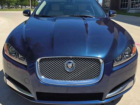 Used 2013 Jaguar XF RWD image 2