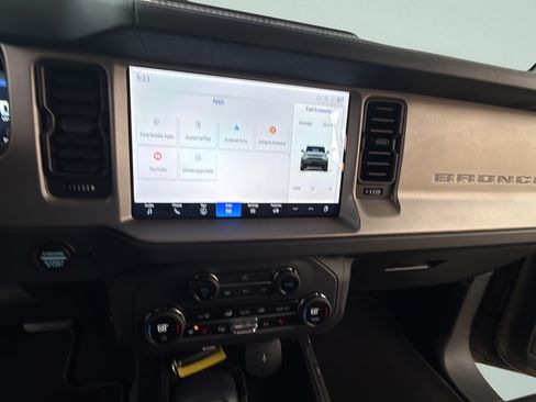 Certified 2025 Ford Bronco Outer Banks AWD/4WD image 30