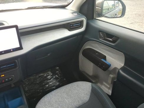 Used 2025 Ford Maverick XLT w/ Equipment Group 302A AWD/4WD image 16