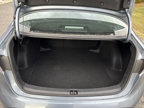 Used 2024 Toyota Corolla LE image 5