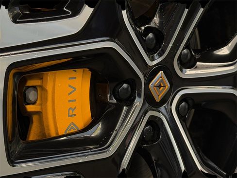 Used 2022 Rivian R1T Launch Edition image 17