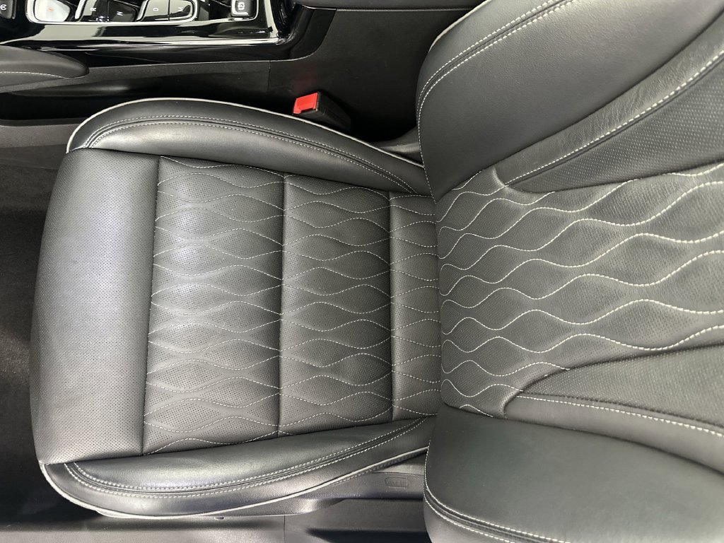 Used 2022 Buick Envision Avenir w/ Technology Package II AWD/4WD image 24