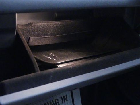 Used 2017 Jaguar XF R-Sport image 22