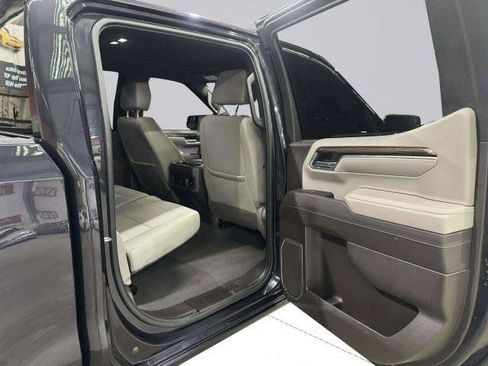 Used 2024 Chevrolet Silverado 1500 LT AWD/4WD image 38