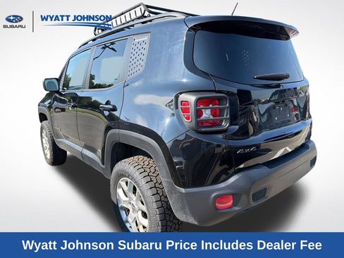 Used 2016 Jeep Renegade Latitude AWD/4WD image 3