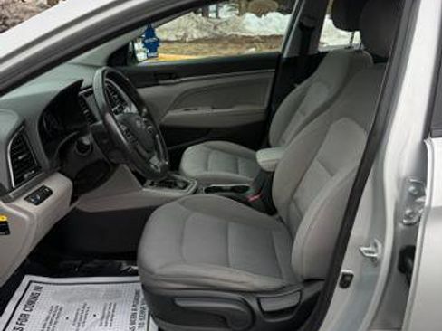 Used 2017 Hyundai Elantra SE w/ SE A/T Tech Package 03 image 10