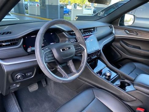 Used 2025 Jeep Grand Cherokee L Limited image 14