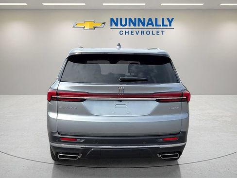 Used 2025 Buick Enclave Preferred FWD image 4