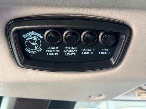 Used 2019 GMC Savana 2500 RWD image 33