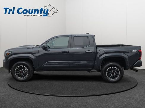 Certified 2025 Toyota Tacoma TRD Sport AWD/4WD image 5