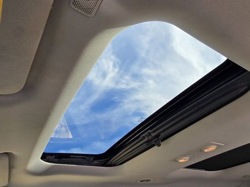 Used 2014 Buick Enclave Leather image 25