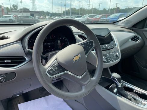 Used 2023 Chevrolet Malibu LT FWD image 15