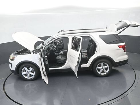 Used 2018 Ford Explorer XLT w/ Equipment Group 202A FWD image 68