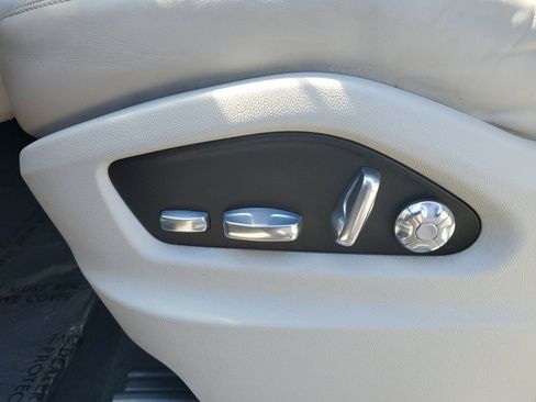 Used 2019 Porsche Cayenne image 22