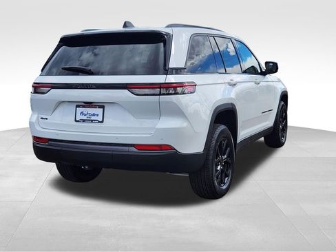 New 2026 Jeep Grand Cherokee Altitude AWD/4WD image 4