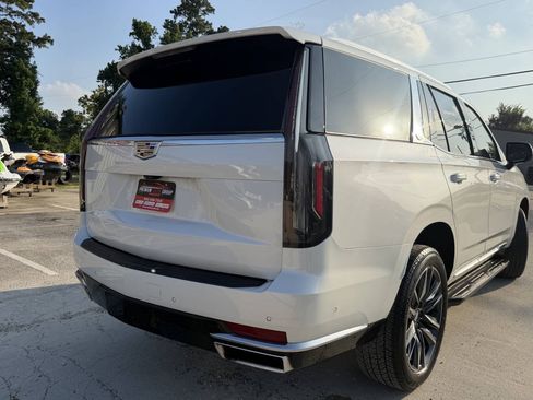 Used 2022 Cadillac Escalade Premium Luxury w/ Performance Package AWD/4WD image 7