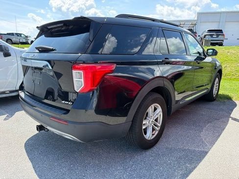 Used 2022 Ford Explorer XLT w/ Equipment Group 202A AWD/4WD image 6
