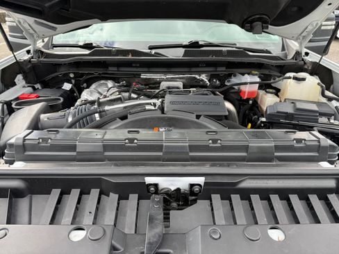 Used 2024 Chevrolet Silverado 3500 LT image 17