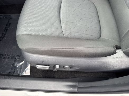 Used 2024 Toyota RAV4 XLE FWD image 41