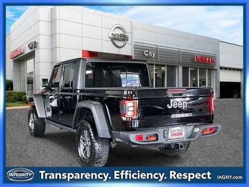 Used 2026 Jeep Gladiator Mojave AWD/4WD image 8