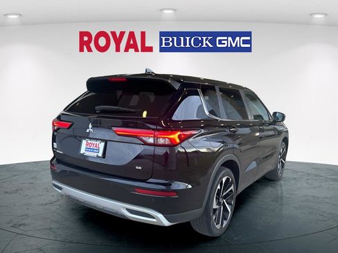 Used 2022 Mitsubishi Outlander SE image 4