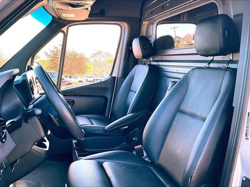 Used 2024 Mercedes-Benz Sprinter 2500 image 6