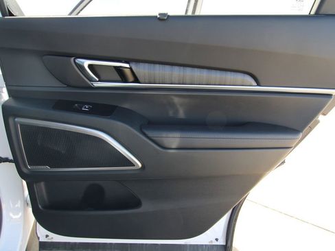 Used 2024 Kia Telluride EX w/ EX Captain's Chair Package image 44